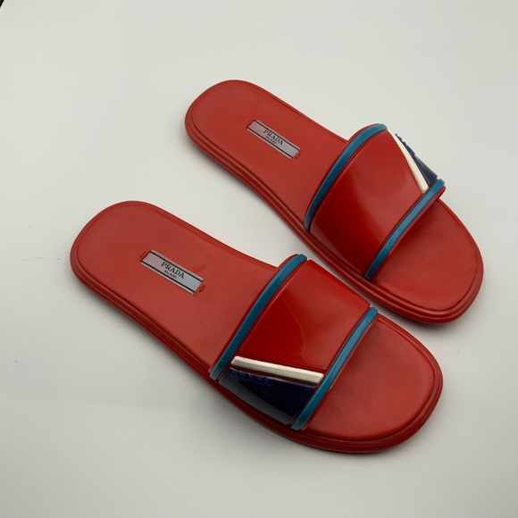 PRADA LOGO BEACHY RUBBER SANDALS - Picture 1 of 5